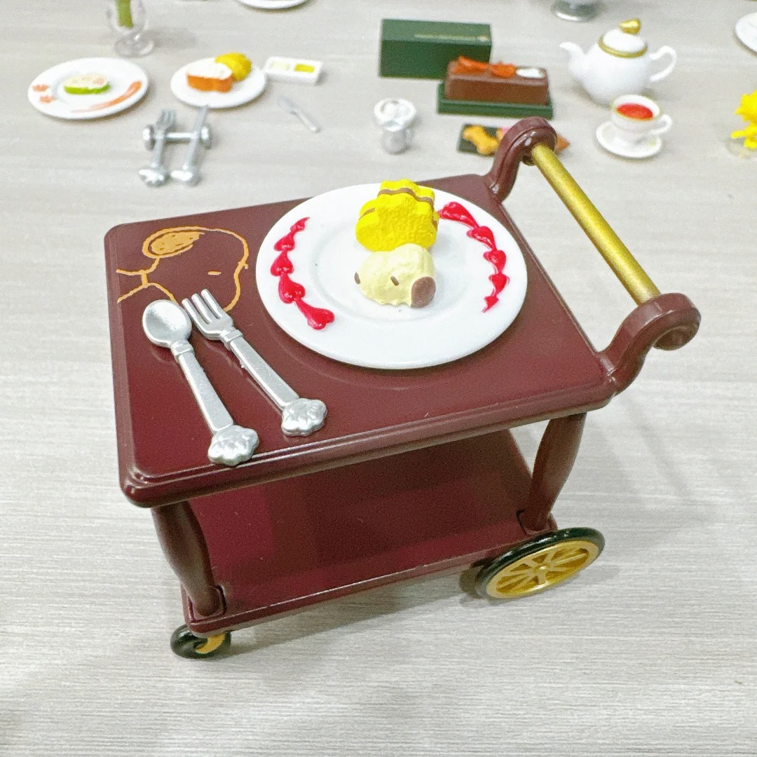 rement Snoopy Restaurant Ameri - огляд і ціна Figure Display Box
